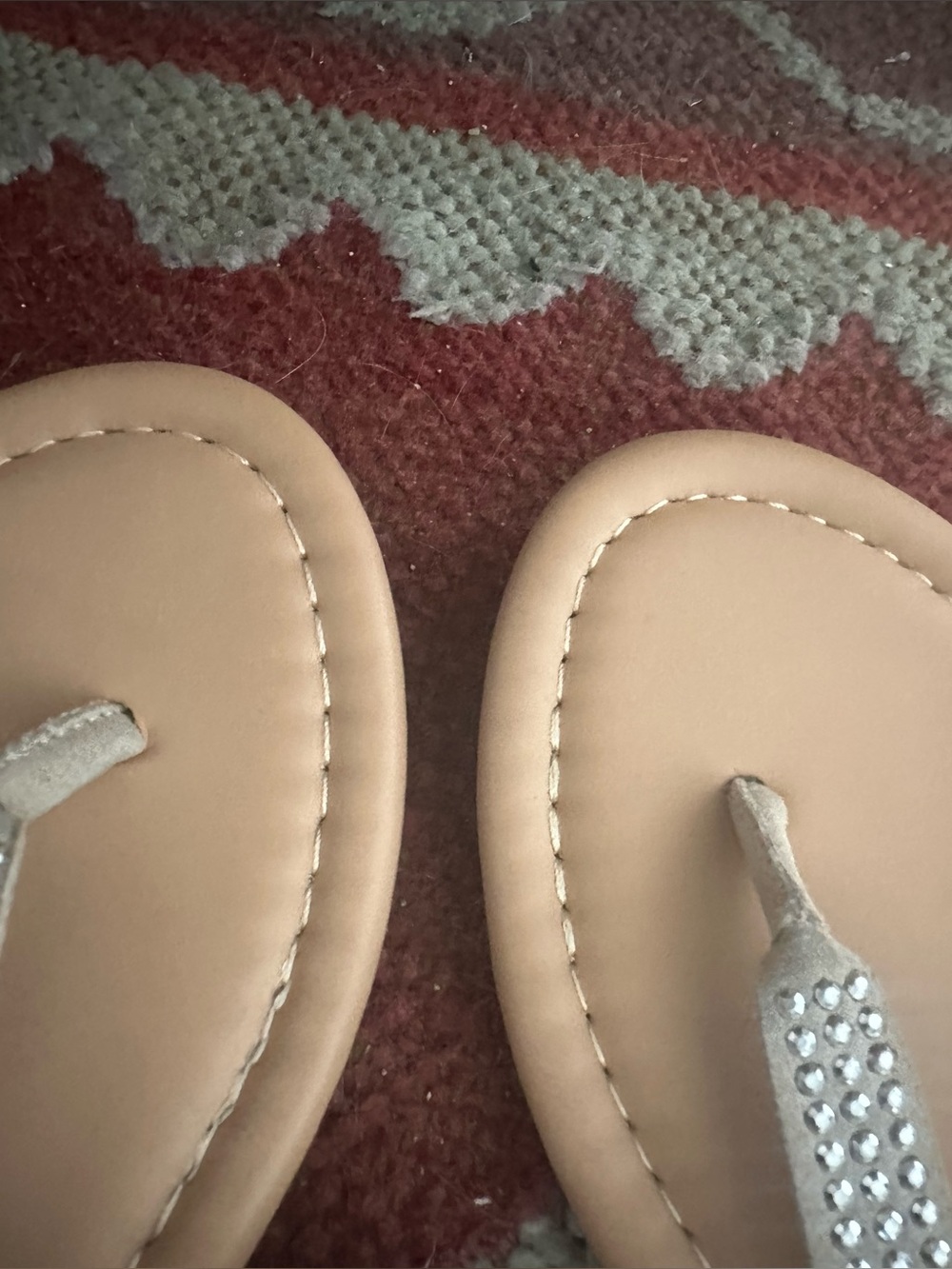 Ladies beige thong sandals with crystal and pearl bows by Dolce Mojo Moxy size 7 - Picture 6 of 15